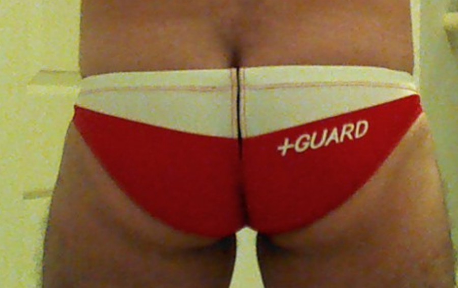 aqux red back 1 - resize.jpg