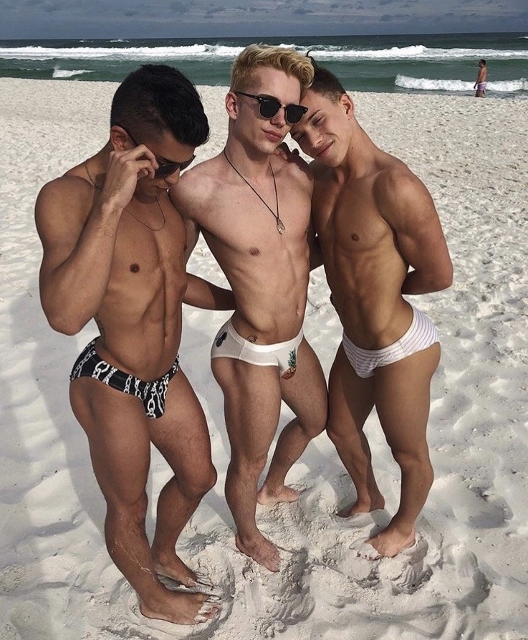tumblr_p9l2w5Eqn21un2x3no1_1280 (1) (528x640).jpg